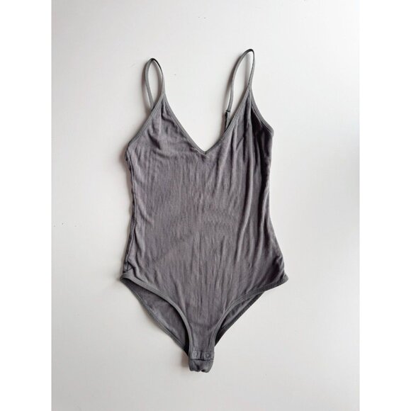 Aritzia TALULA Kinver Graphite Grey Ribbed Modal Jersey V-Neck Bodysuit, Size XS - Picture 1 of 13
